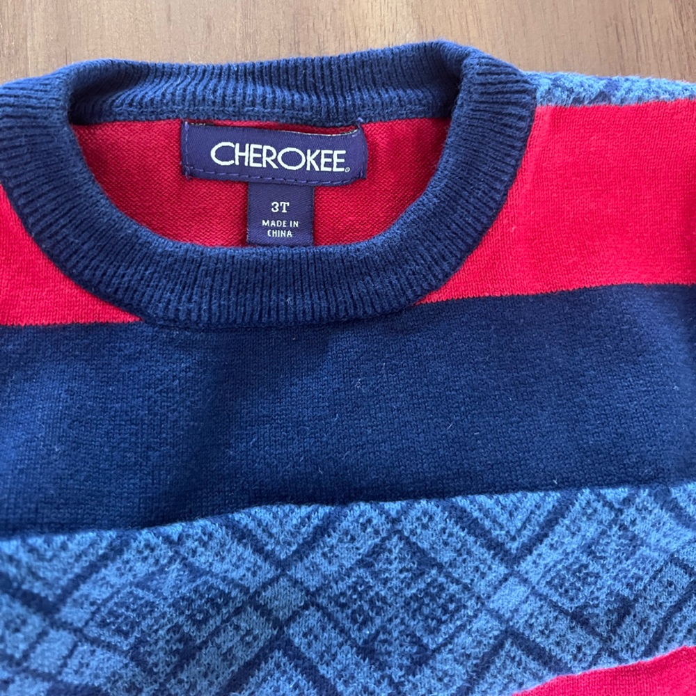 Cherokee Sweater - Picture 2 of 4